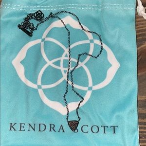 Kendra Scott necklace